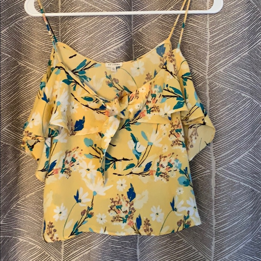 Yellow floral of the shoulder top